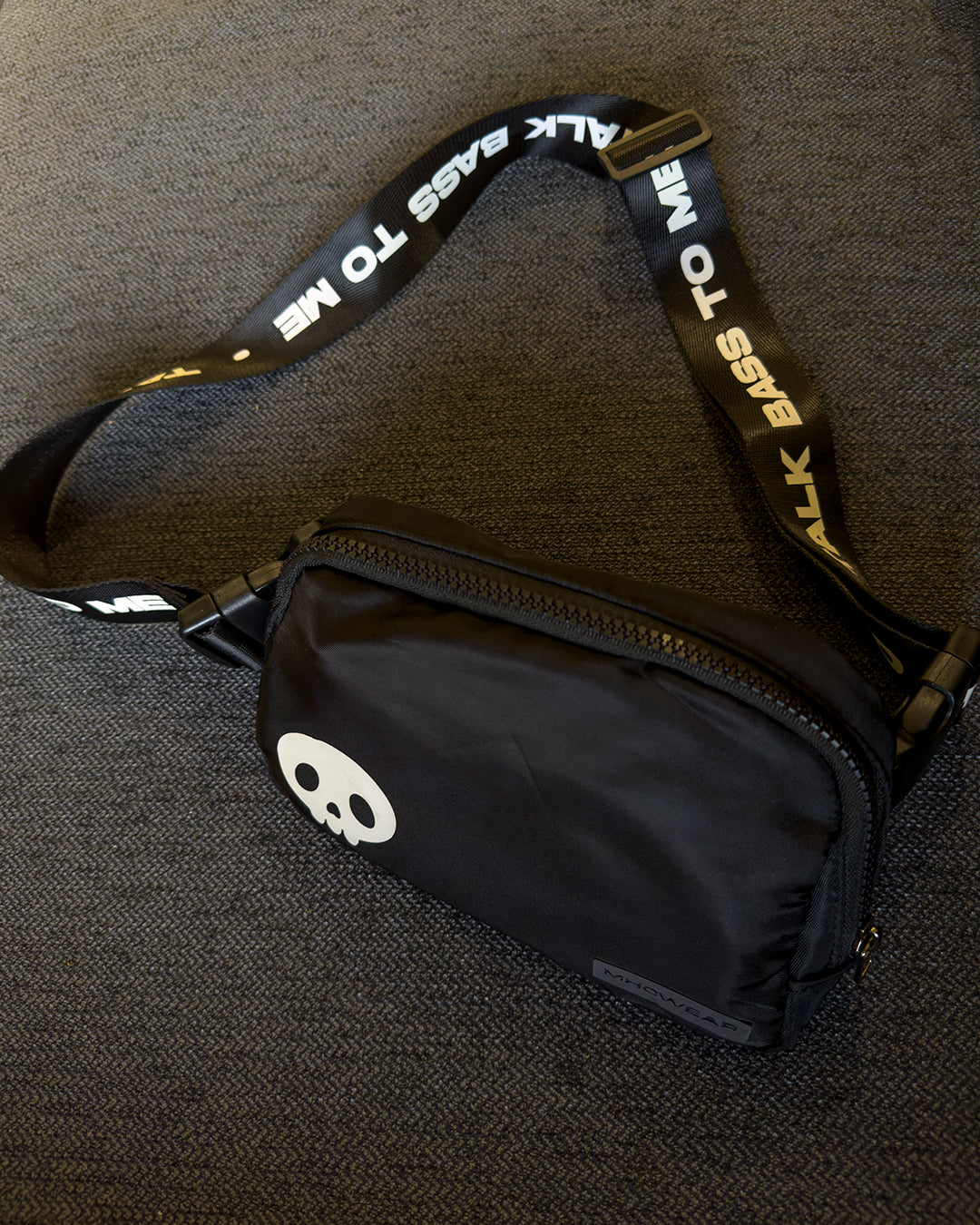 Skull Cross Bag
